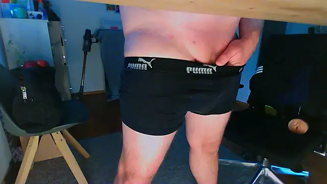 michaelm1983 online show from December 16, 9:38 am