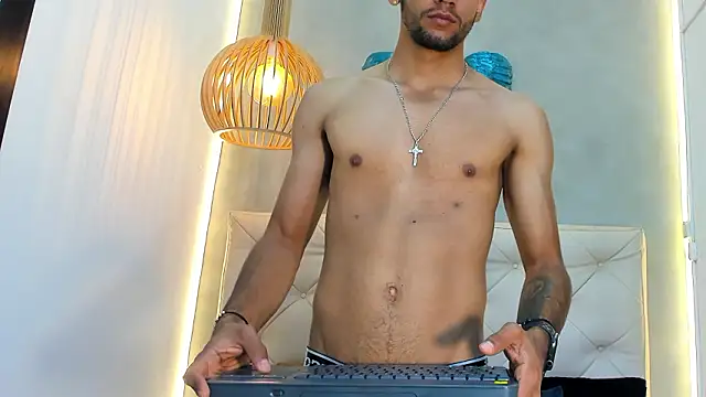 MaicolParker  online show from March 25, 2:21 pm