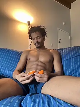 TRILLAHUNG online show from January 8, 6:57 pm