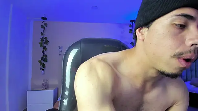 Muscle Scott online show from January 13, 7:07 pm