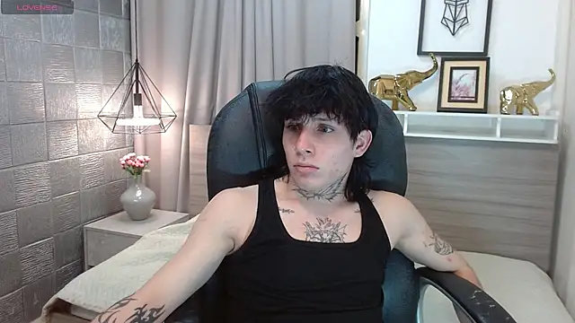 Iantwink18 online show from December 21, 6:43 am