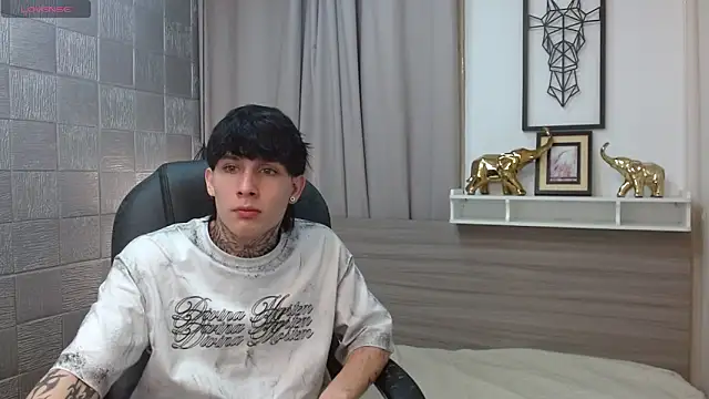 Iantwink18 online show from February 17, 12:31 am