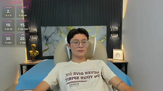 SantiagoRusso18 online show from October 24, 12:07 pm