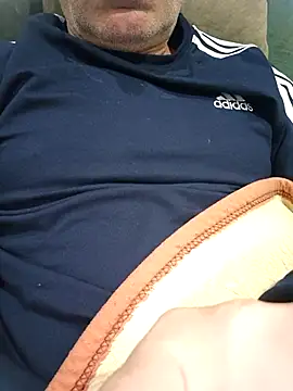 ricardorodriguez31 online show from December 16, 8:05 pm