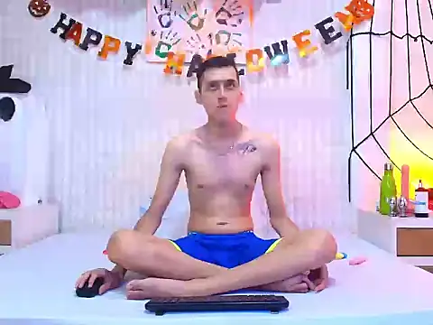 LuigiMarchetti online show from October 28, 8:22 pm