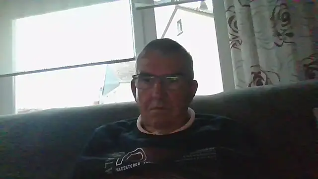 Snapshot of Oldmenhot66 chatting on September 24, 4:16 pm Oldmenhot66 online show from September 24, 4:16 pm