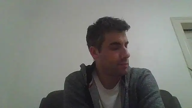 JulioIsHere4you online show from November 24, 2:34 am