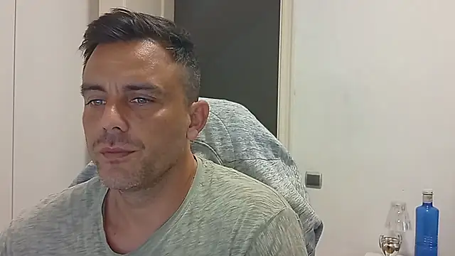 Captianamericablue online show from October 19, 4:10 pm