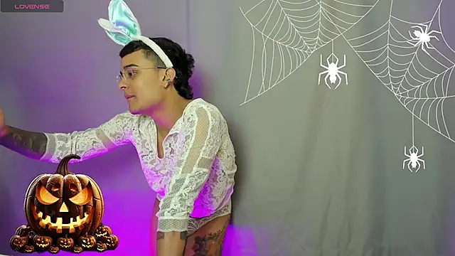 OliverMontiel online show from October 22, 7:16 pm