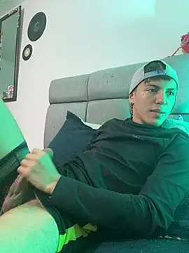 NaytonFreeman online show from February 19, 12:34 pm