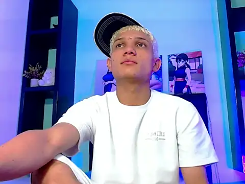 Snapshot of EL_VENEZOLANO_22CM chatting on October 23, 4:38 am EL VENEZOLANO 22CM online show from October 23, 4:38 am