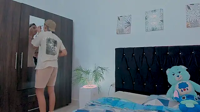 Zacktorres  online show from October 16, 11:57 pm