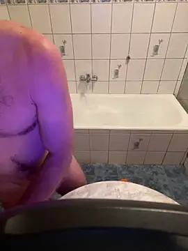 Rrzztt online show from November 4, 5:25 pm