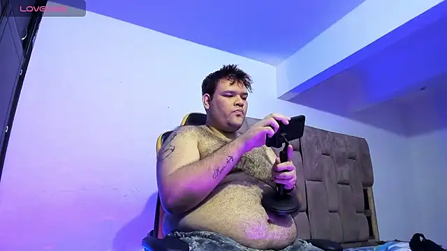 big bearr online show from April 21, 6:19 am