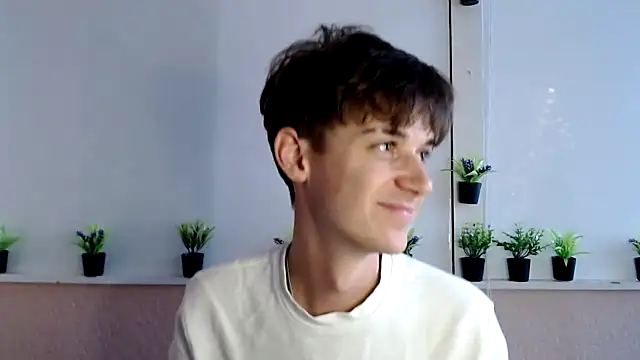 Snapshot of Hoot_Dude_ chatting on October 14, 12:45 pm Hoot Dude  online show from October 14, 12:45 pm