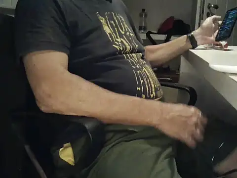 Snapshot of domruanbr chatting on October 11, 7:34 am domruanbr online show from October 11, 7:34 am