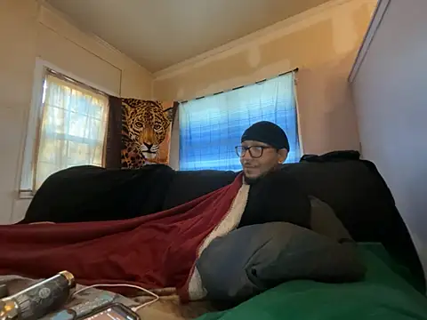 ThrowedWorldWide online show from January 13, 2:32 pm