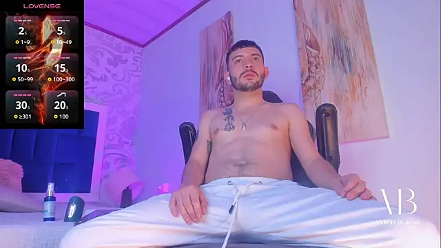 VynnyBlacke  online show from December 5, 10:17 pm