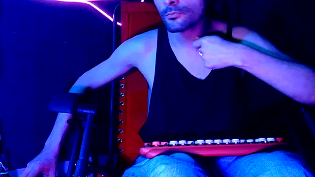 highinhtxx online show from January 8, 3:56 am