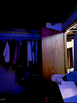 monroedelrey online show from December 13, 10:05 pm