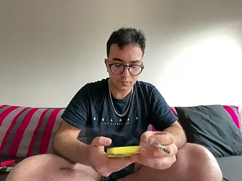 xochipilliii online show from October 19, 11:46 am