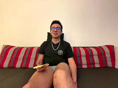 xochipilliii online show from October 10, 7:07 pm