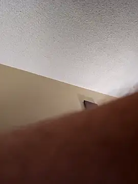 Roddog18 online show from February 15, 7:51 am