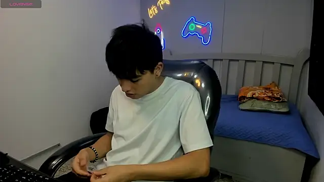 StiwenTwink online show from November 25, 3:03 pm