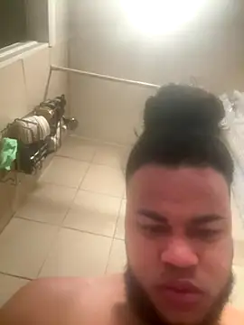 familia0210 online show from November 2, 6:17 am