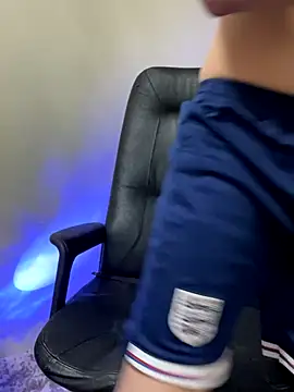 latava online show from December 13, 7:53 pm