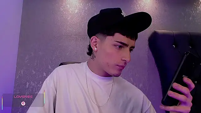 MateoMitchell online show from November 14, 5:21 am