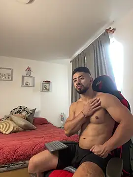 Ezzio Scolaro online show from February 10, 9:19 pm