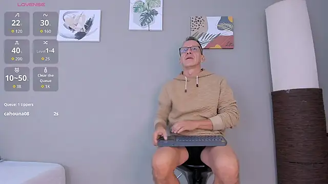  axelking  online show from October 22, 11:58 am