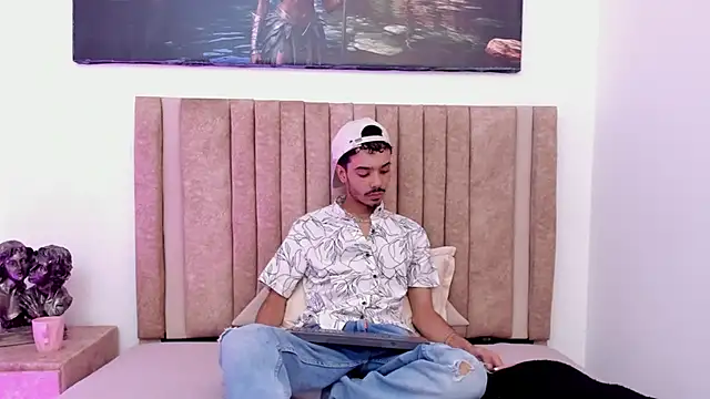 Timothe Evans online show from December 19, 3:58 am