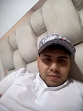 Snapshot of Martinandres777 chatting on October 26, 2:24 am Martinandres777 online show from October 26, 2:24 am