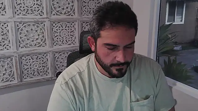 Snapshot of socal_streamer chatting on October 29, 1:19 am socal streamer online show from October 29, 1:19 am