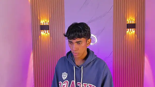 Ethan thouse online show from December 4, 7:43 pm