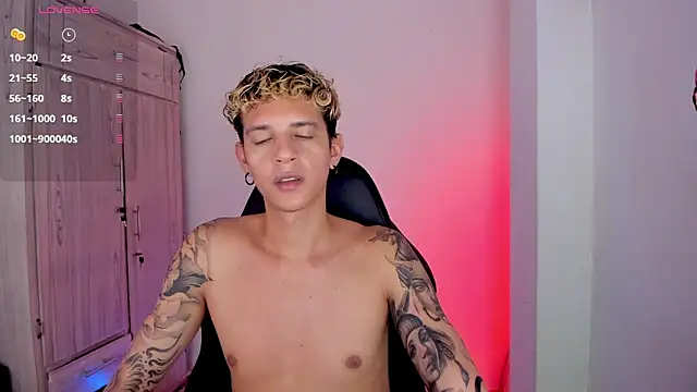 tylernova online show from April 11, 6:31 am