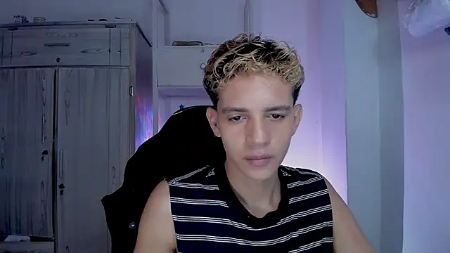 tylernova online show from January 18, 4:03 am