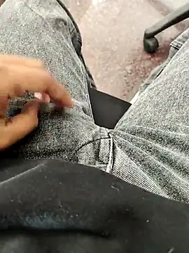 lexxymoron online show from December 4, 4:30 am