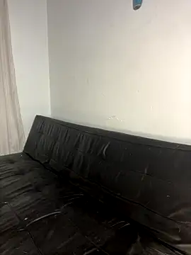 mirallesandbig online show from November 18, 10:45 pm