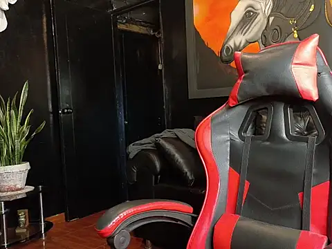 Molotov Explosive online show from February 2, 12:31 am