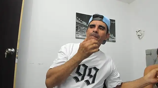 Sofi And Santy online show from November 14, 12:25 am