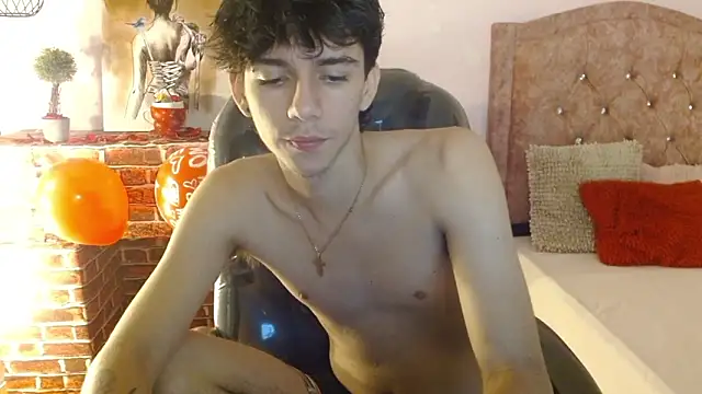 AmethystShadow17 online show from February 15, 1:19 pm