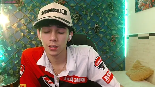 AmethystShadow17 online show from February 26, 7:37 pm