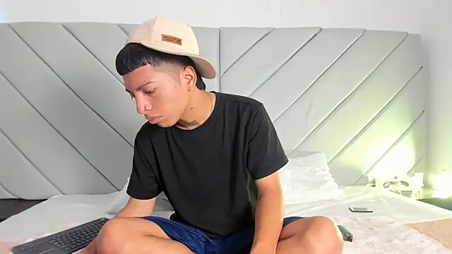 little kris1 online show from October 25, 12:51 pm