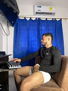 Kylian Alessandro online show from November 13, 3:39 pm