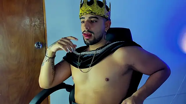 maximo black  online show from November 1, 11:53 pm