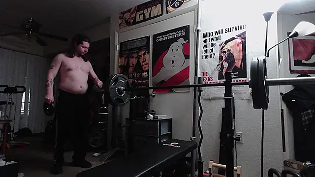 biggerisbetter12 online show from February 25, 4:02 am