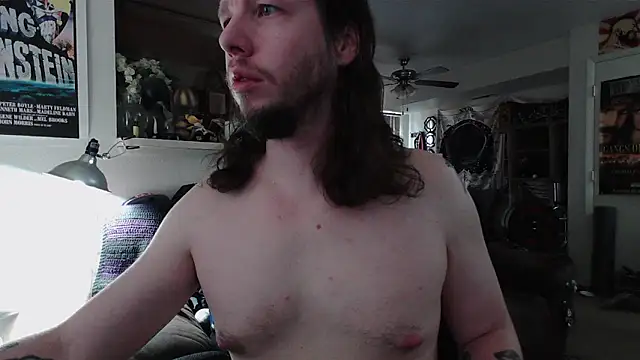 biggerisbetter12 online show from March 10, 11:00 pm